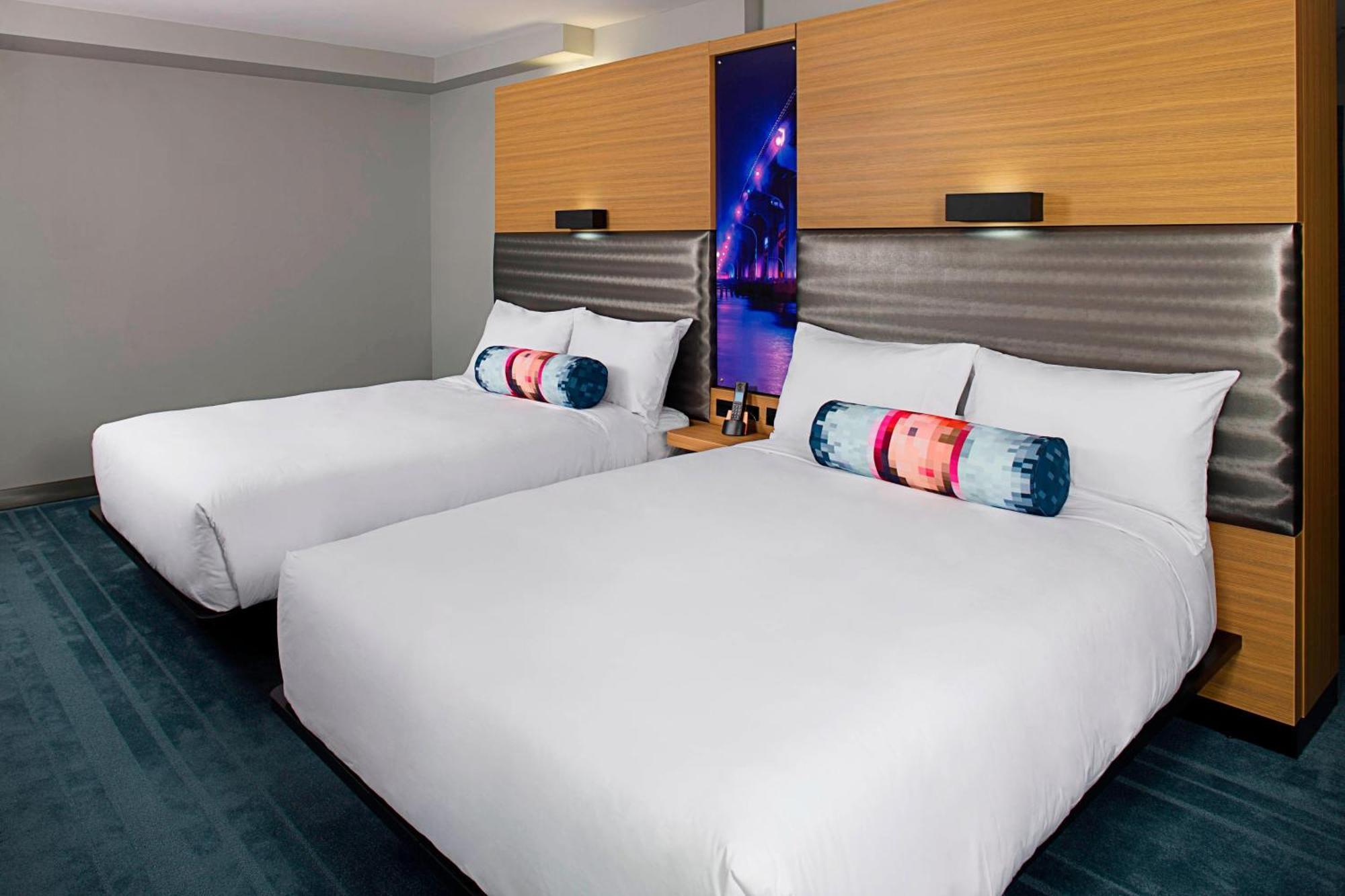Отель Aloft Miami Brickell Экстерьер фото