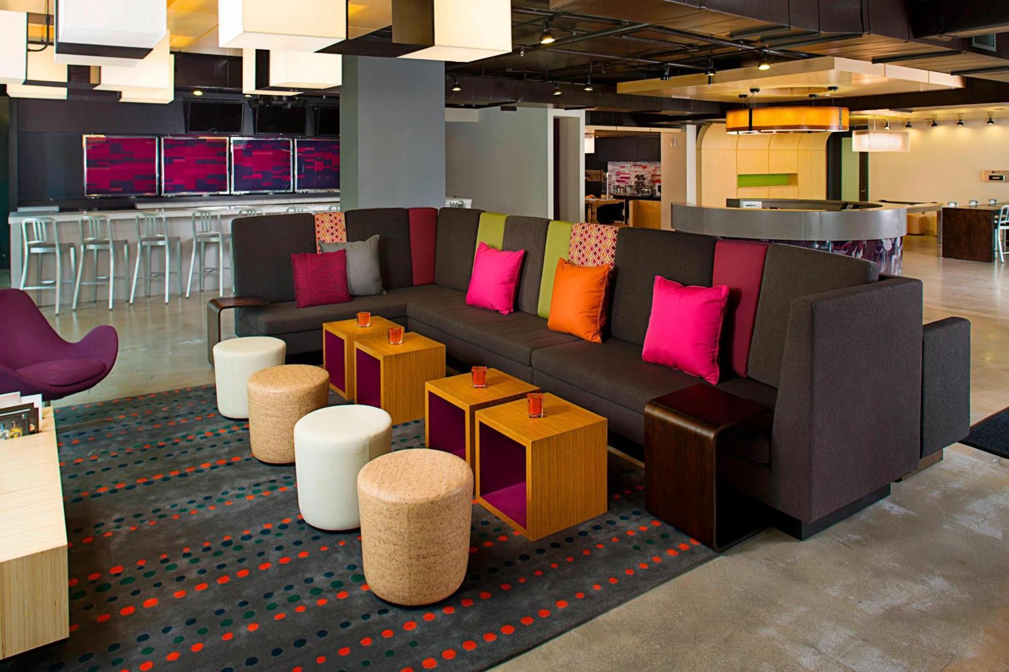 Отель Aloft Miami Brickell Экстерьер фото