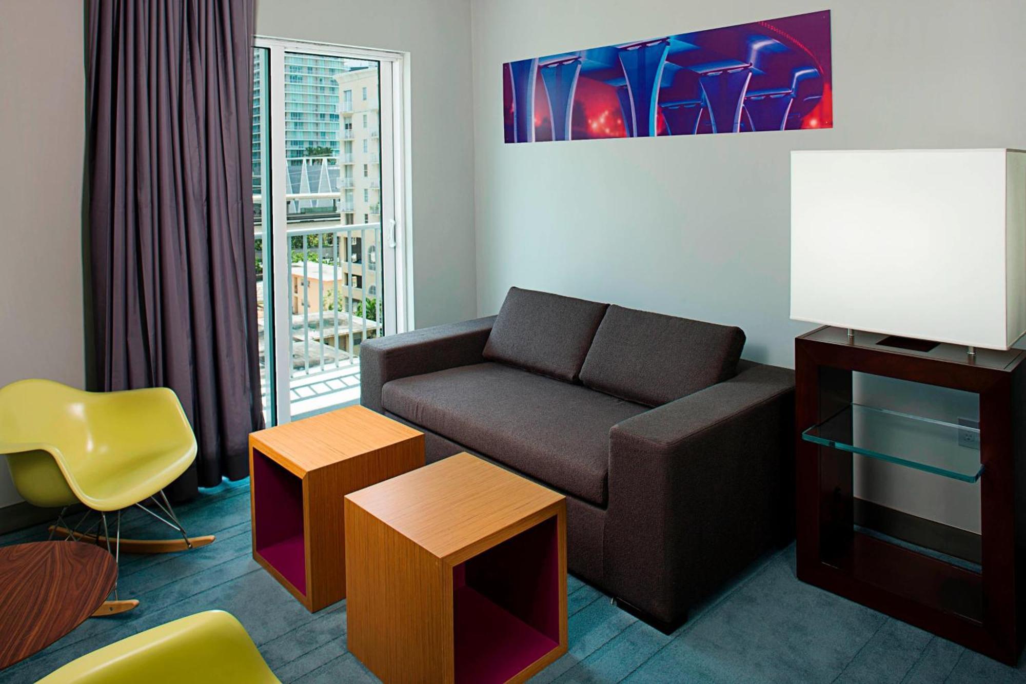 Отель Aloft Miami Brickell Экстерьер фото