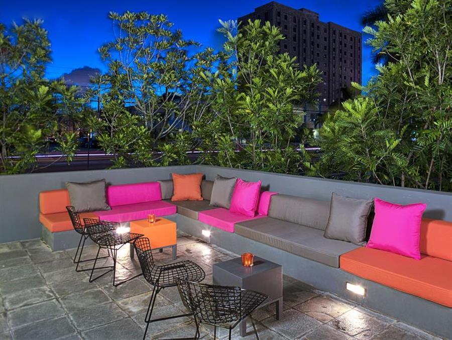 Отель Aloft Miami Brickell Экстерьер фото