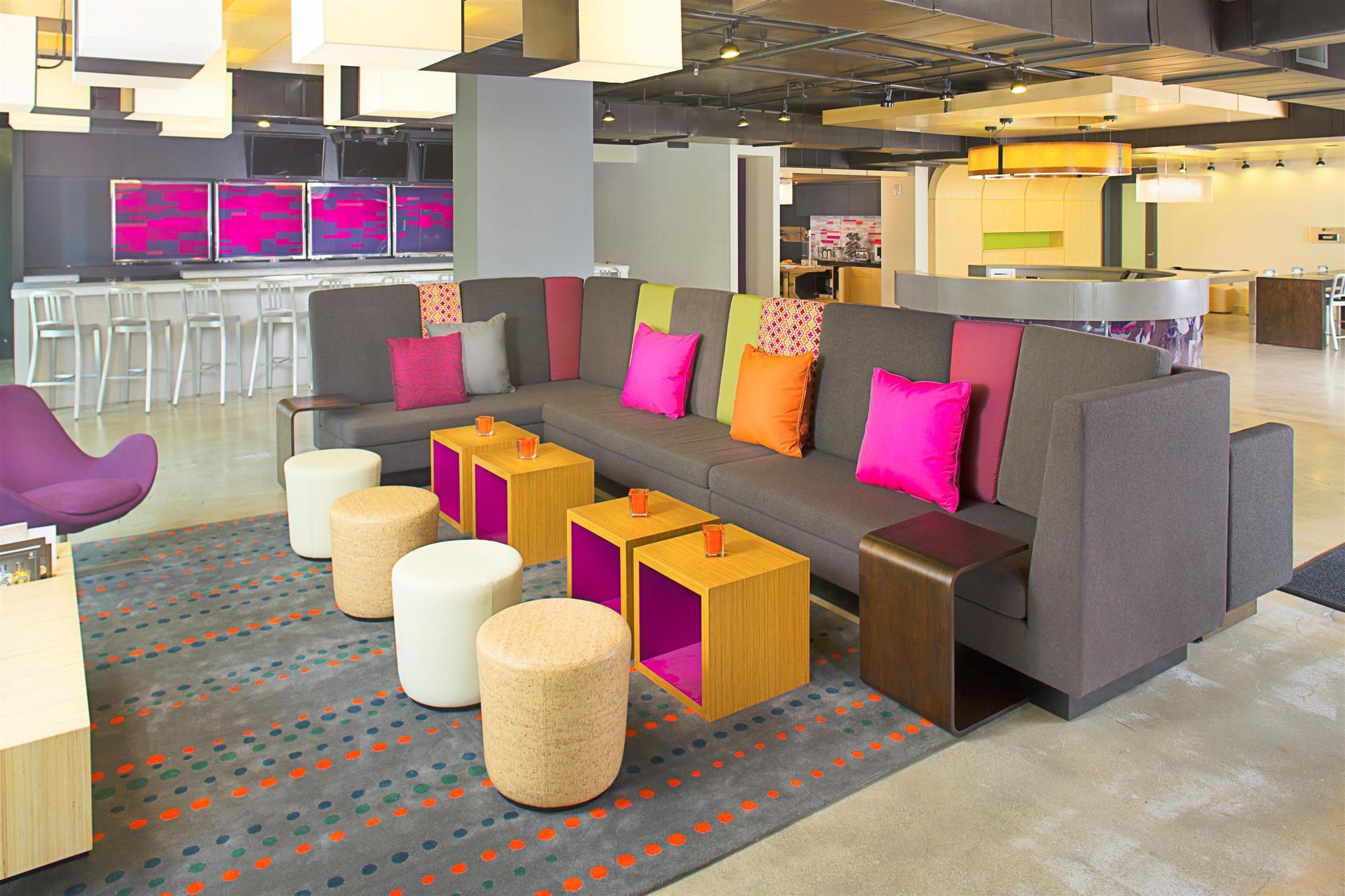 Отель Aloft Miami Brickell Экстерьер фото