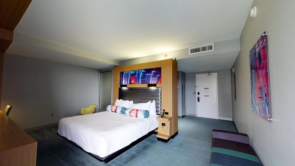 Отель Aloft Miami Brickell Экстерьер фото
