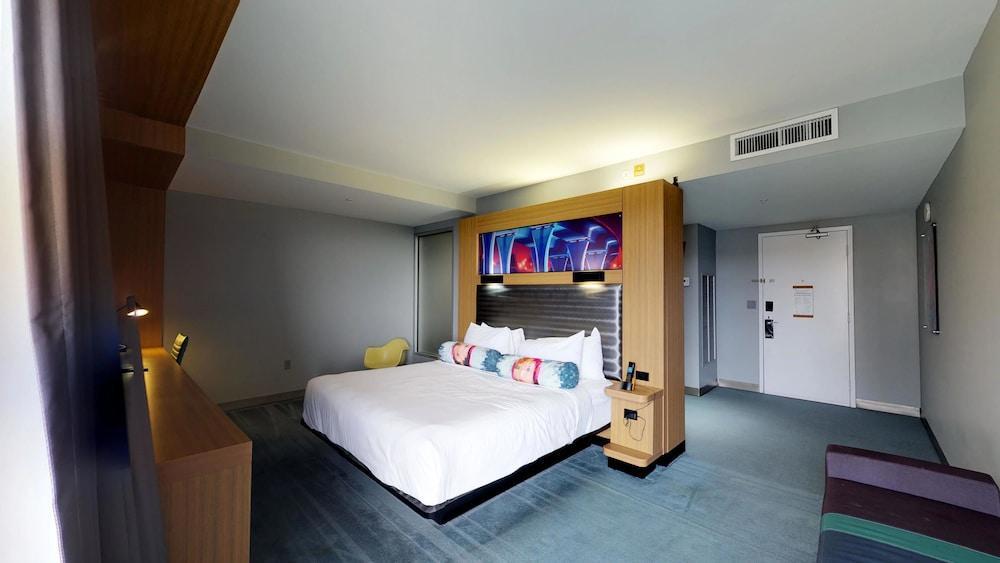 Отель Aloft Miami Brickell Экстерьер фото